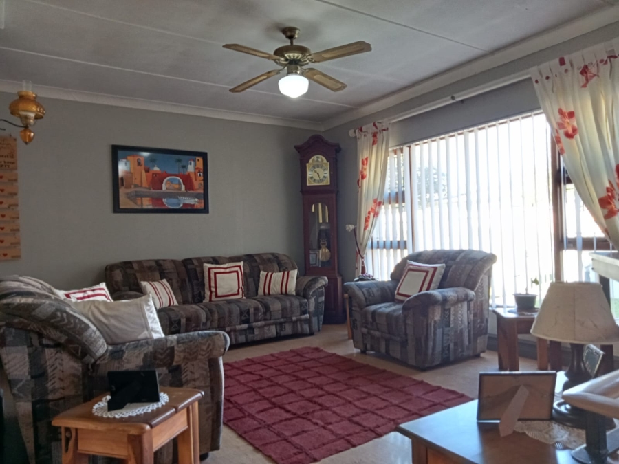 4 Bedroom Property for Sale in Greenfields Eastern Cape